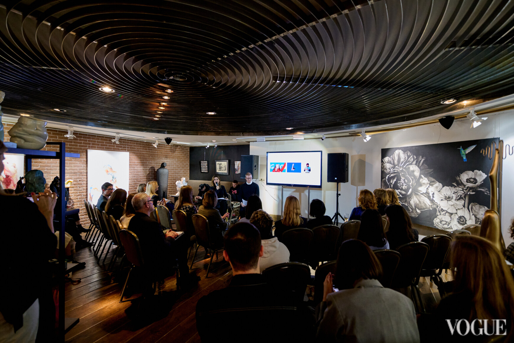 [ comfort zone ] на презентации Vogue Ukraine номера февраль-март 2022 | Alfaspa изображение 3