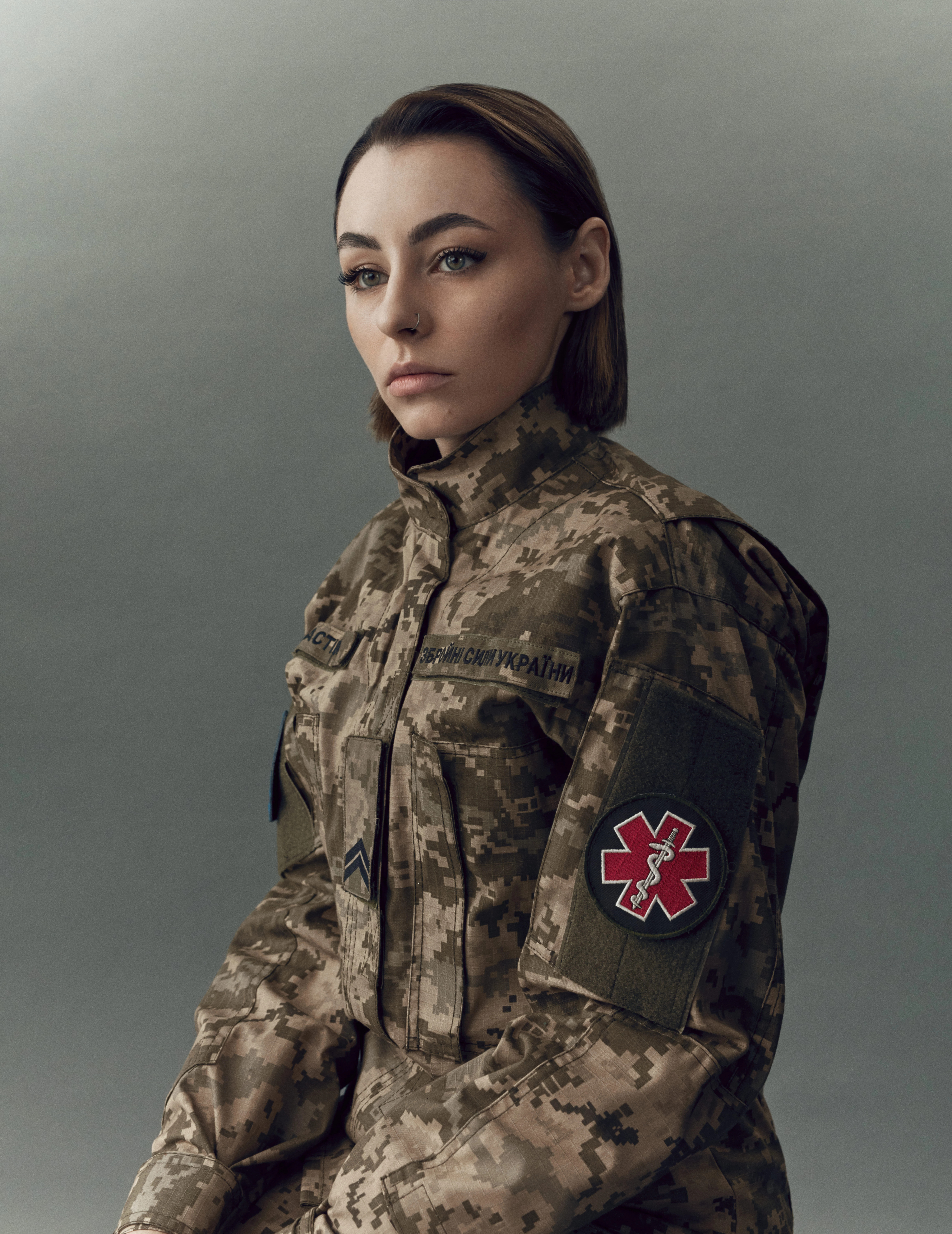 Боевой медик Ласточка - о фронтовых буднях, женской военной форме и видео из окопов для мамы | Alfaspa изображение 2